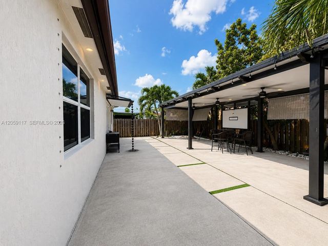 25163 SW 118th Place, Homestead, FL 33032