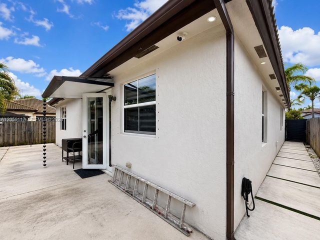 25163 SW 118th Place, Homestead, FL 33032