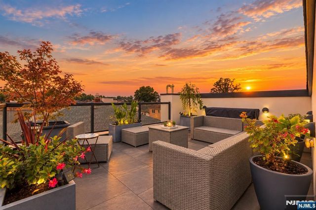 209 Wayne Avenue A, Cliffside Park, NJ 07010