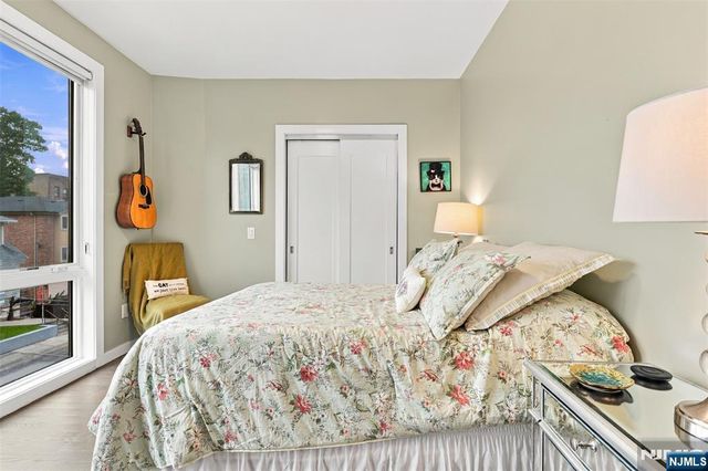 209 Wayne Avenue A, Cliffside Park, NJ 07010