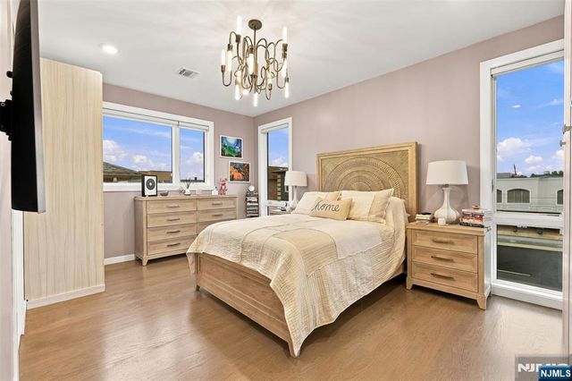 209 Wayne Avenue A, Cliffside Park, NJ 07010
