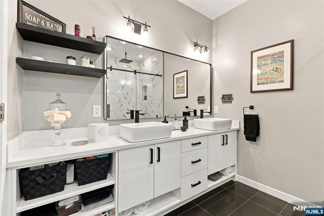 209 Wayne Avenue A, Cliffside Park, NJ 07010