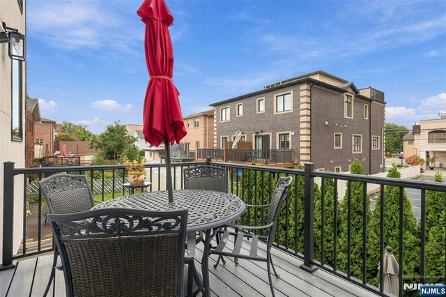209 Wayne Avenue A, Cliffside Park, NJ 07010