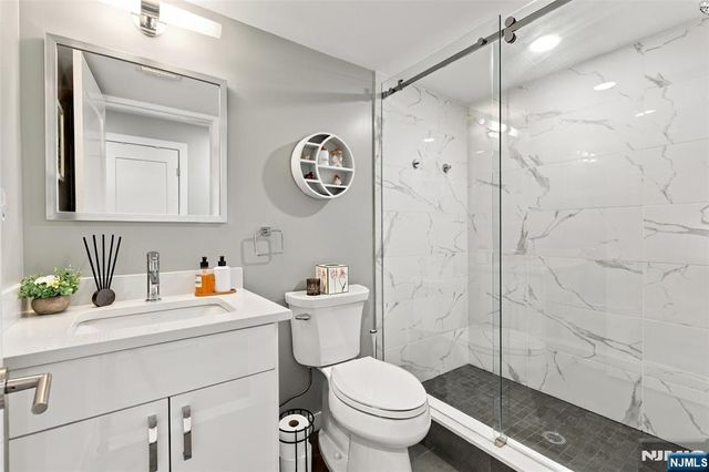 209 Wayne Avenue A, Cliffside Park, NJ 07010