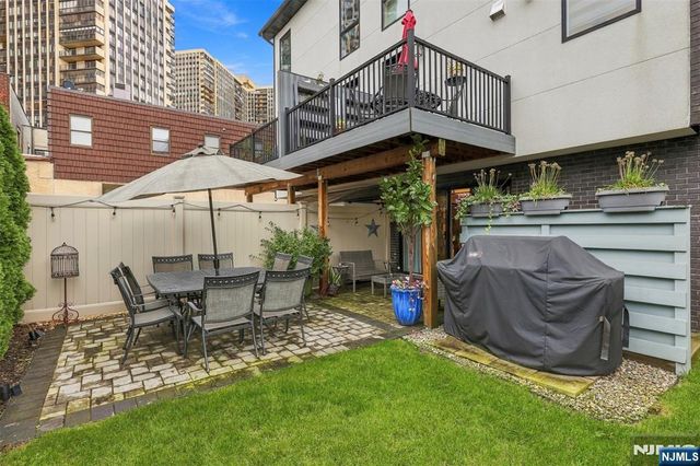 209 Wayne Avenue A, Cliffside Park, NJ 07010
