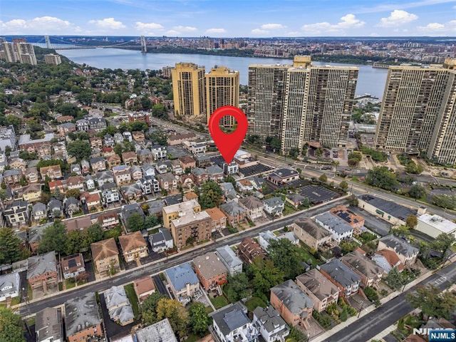 209 Wayne Avenue A, Cliffside Park, NJ 07010