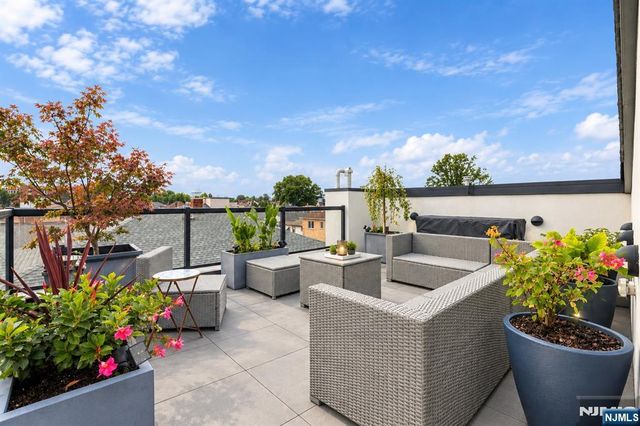 209 Wayne Avenue A, Cliffside Park, NJ 07010