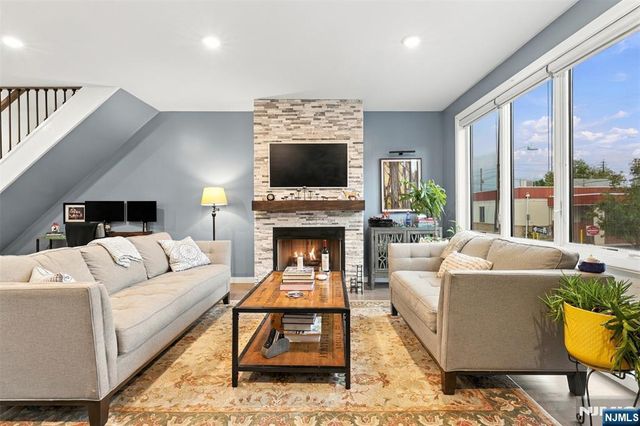 209 Wayne Avenue A, Cliffside Park, NJ 07010