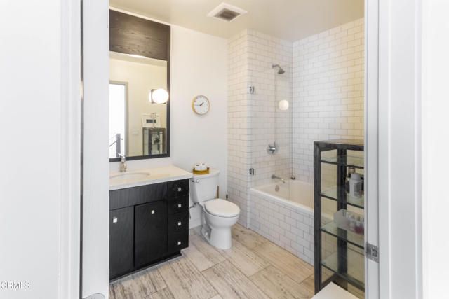 527 Molino Street 108, Los Angeles, CA 90013