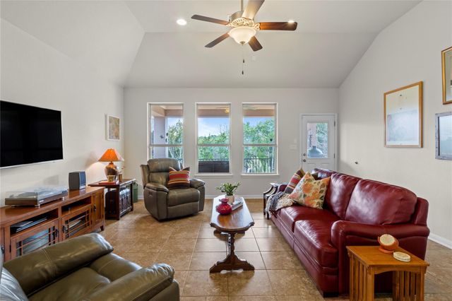 242 S Sage HOLW, Dripping Springs, TX 78620