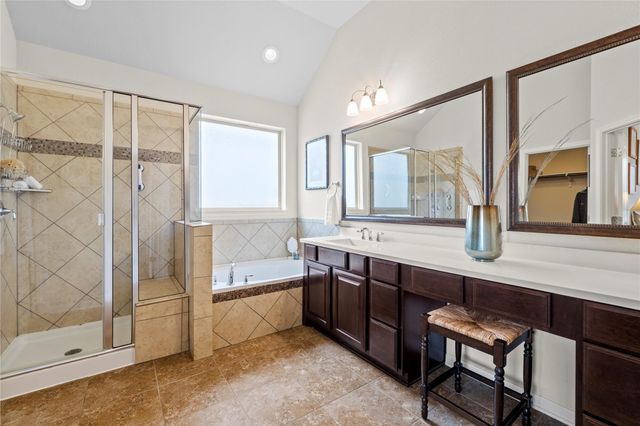 242 S Sage HOLW, Dripping Springs, TX 78620