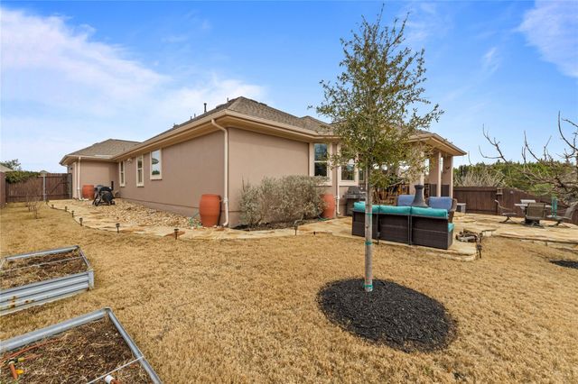 242 S Sage HOLW, Dripping Springs, TX 78620
