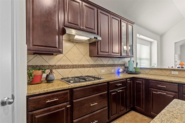 242 S Sage HOLW, Dripping Springs, TX 78620