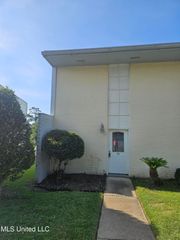 3230 Cumberland Road, 70, Ocean Springs, MS 39564