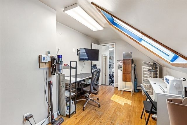 91 Sycamore St, Swansea, MA 02777