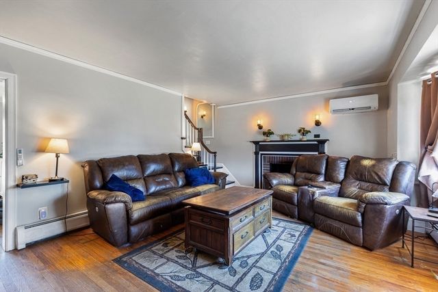 91 Sycamore St, Swansea, MA 02777