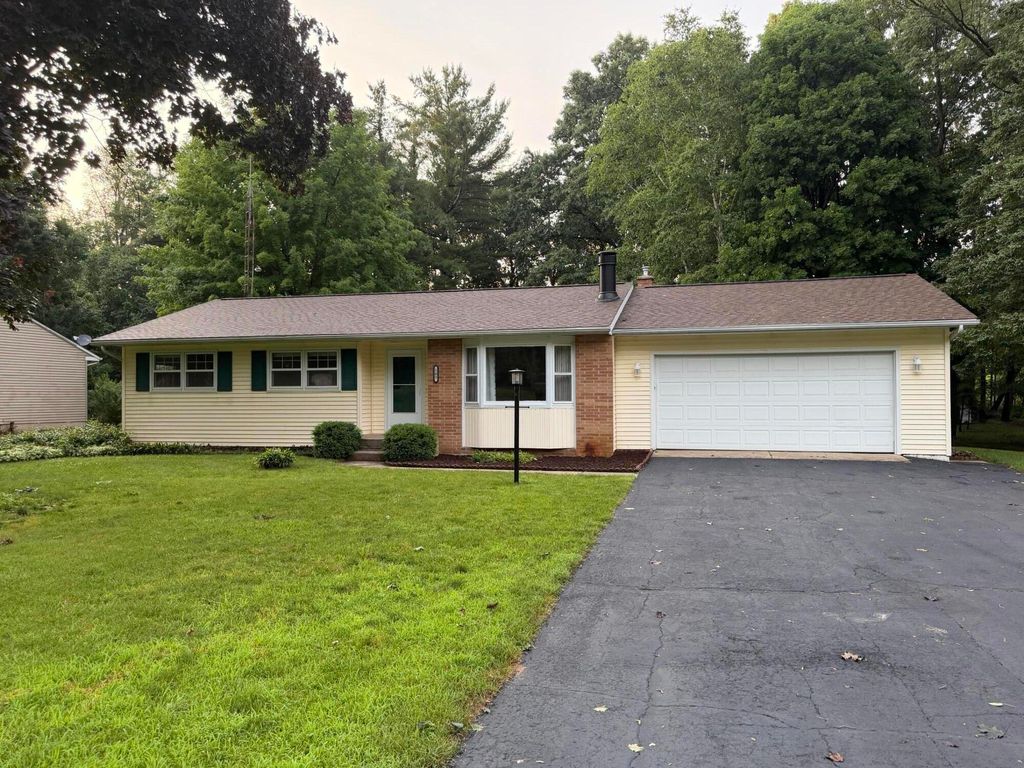 205 Highfield Road, Marshall Twp, MI 49068