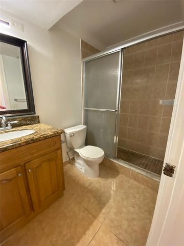 4291 NW 9th Avenue 202, Deerfield Beach, FL 33064