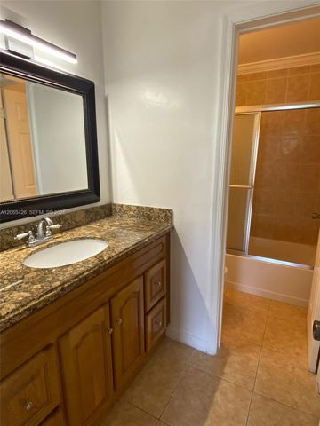 4291 NW 9th Avenue 202, Deerfield Beach, FL 33064
