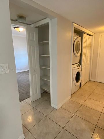 4291 NW 9th Avenue 202, Deerfield Beach, FL 33064