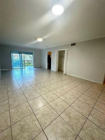 4291 NW 9th Avenue 202, Deerfield Beach, FL 33064