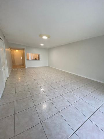 4291 NW 9th Avenue 202, Deerfield Beach, FL 33064