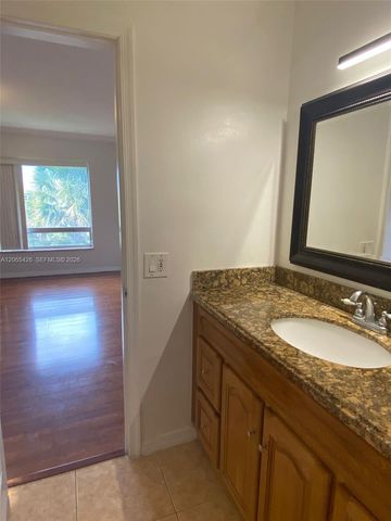 4291 NW 9th Avenue 202, Deerfield Beach, FL 33064