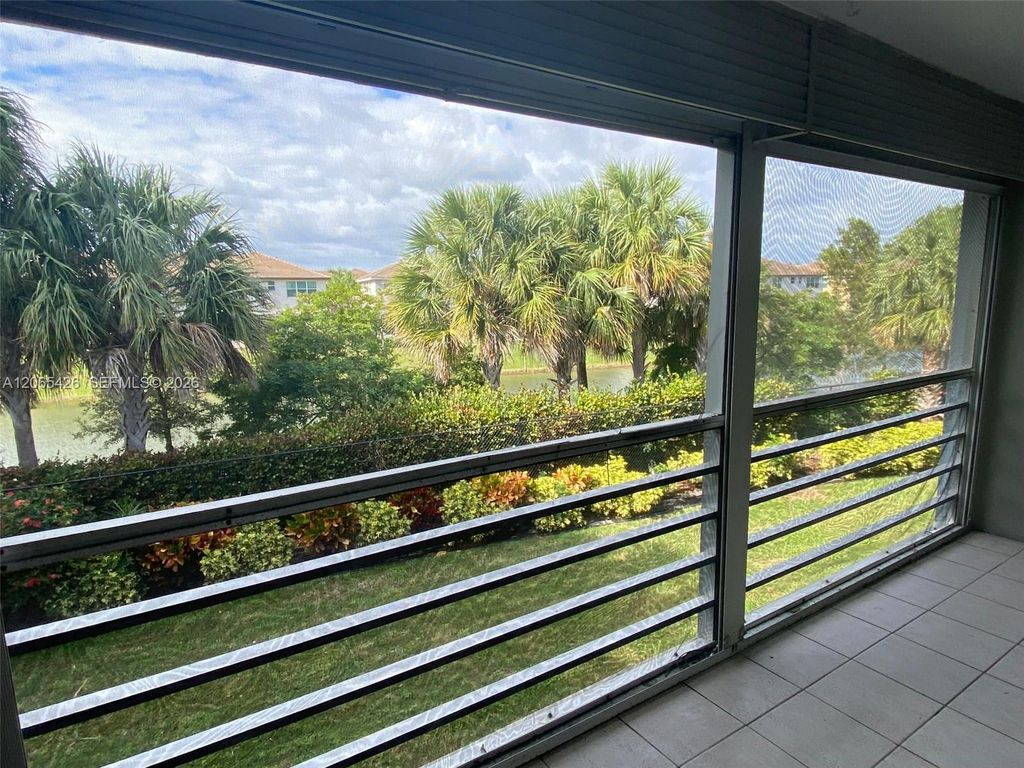 4291 NW 9th Avenue 202, Deerfield Beach, FL 33064