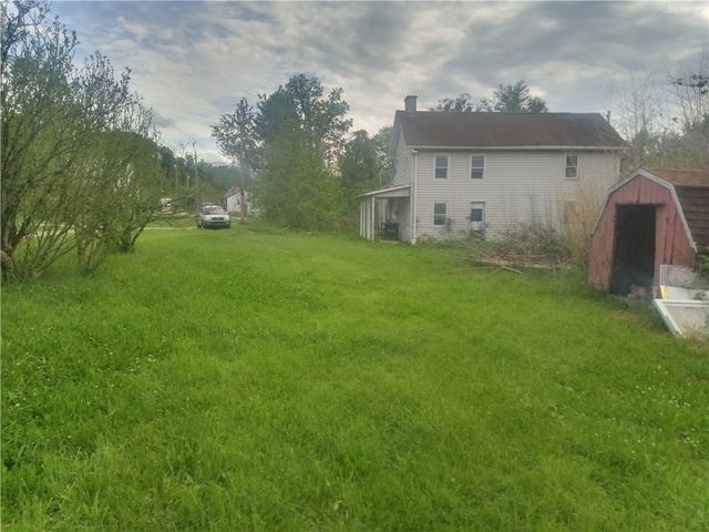 212 Dupont Ln, Georges Twp, PA 15401