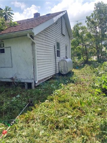 212 Dupont Ln, Georges Twp, PA 15401