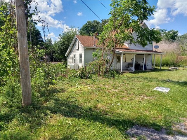 212 Dupont Ln, Georges Twp, PA 15401