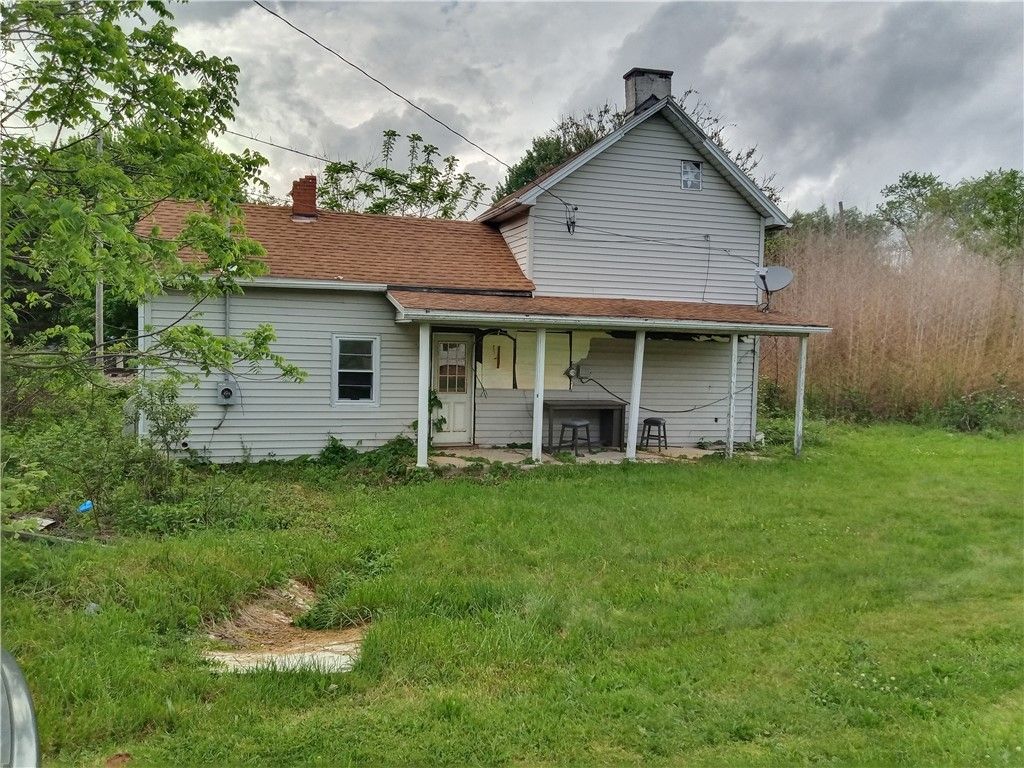 212 Dupont Ln, Georges Twp, PA 15401