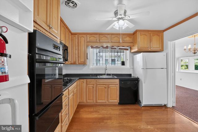109 VAN BUREN ST NW, Washington, DC 20012