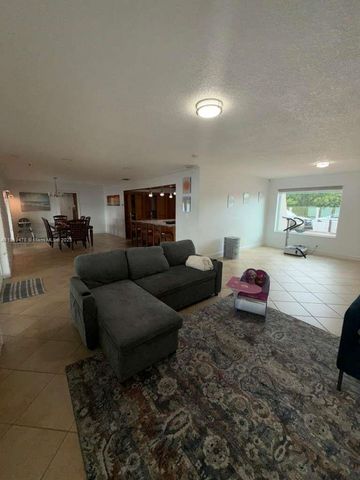 8700 SW 19th Ter 0, Miami, FL 33165