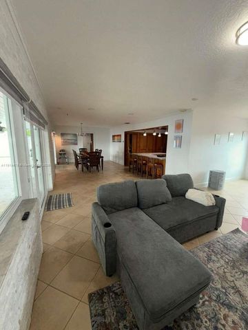 8700 SW 19th Ter 0, Miami, FL 33165