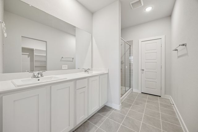 900 Pistachio Drive, Alvarado, TX 76009