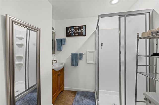 232 NE Bayview Drive, Lee's Summit, MO 64064