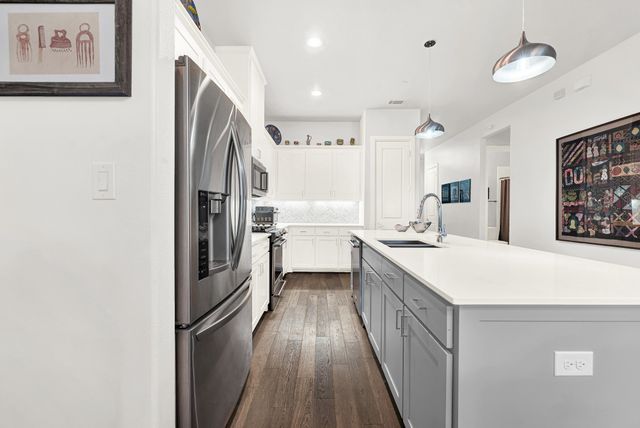 5015 Meridian Lane 2101, Addison, TX 75001