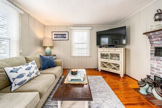 274 Shad Hole Rd, Dennis, MA 02639