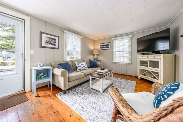 274 Shad Hole Rd, Dennis, MA 02639
