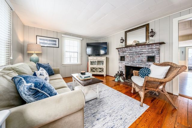 274 Shad Hole Rd, Dennis, MA 02639