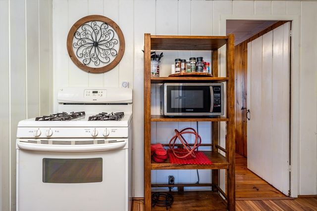 274 Shad Hole Rd, Dennis, MA 02639