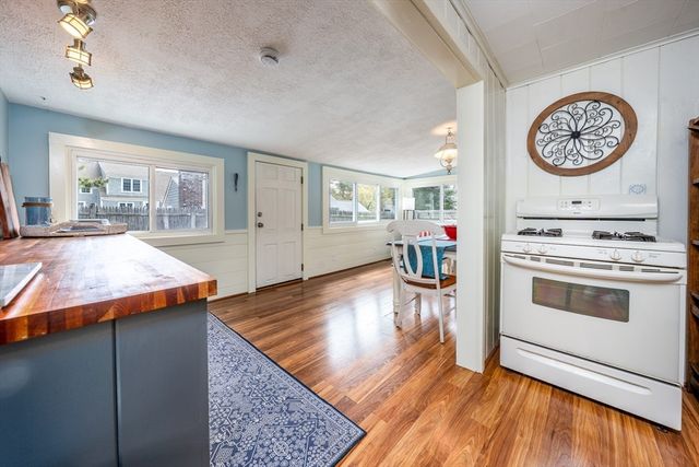 274 Shad Hole Rd, Dennis, MA 02639