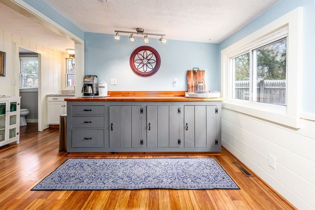 274 Shad Hole Rd, Dennis, MA 02639