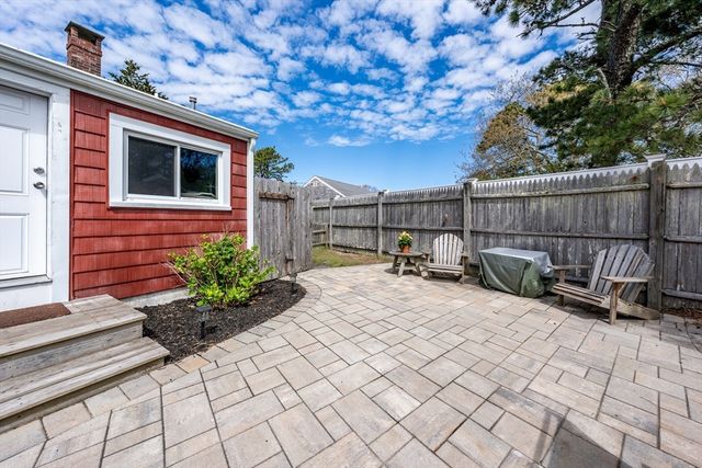 274 Shad Hole Rd, Dennis, MA 02639