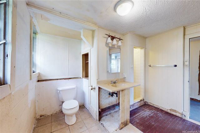 1625 Kalaepaa Drive, Honolulu, HI 96819