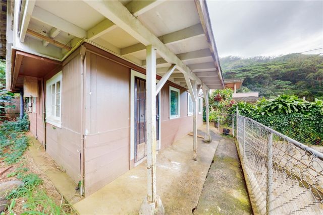1625 Kalaepaa Drive, Honolulu, HI 96819