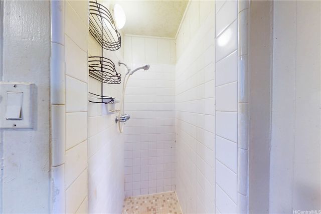 1625 Kalaepaa Drive, Honolulu, HI 96819