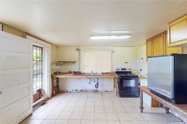 1625 Kalaepaa Drive, Honolulu, HI 96819