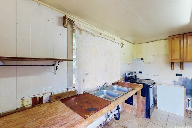 1625 Kalaepaa Drive, Honolulu, HI 96819